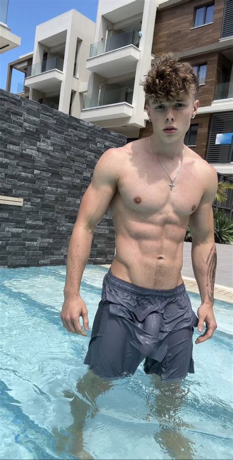 Levi Lane Gay Porn Videos .
